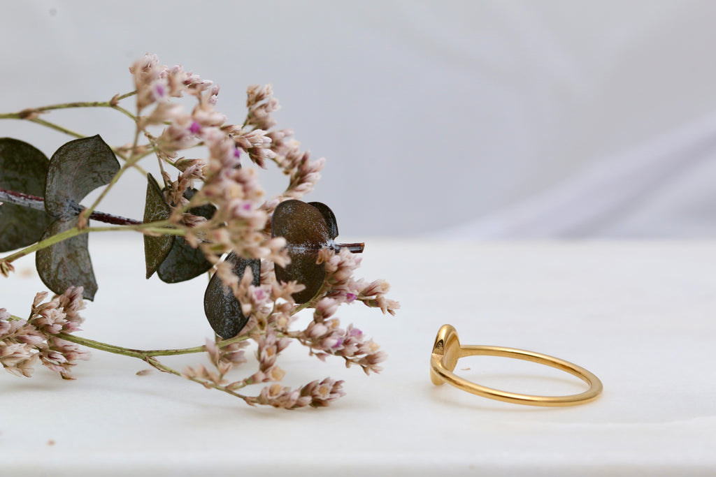 Petite Oval Starburst Ring