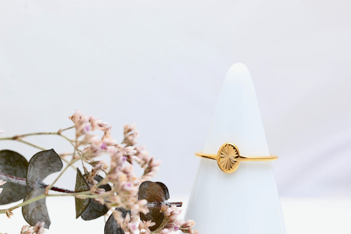 Petite Oval Starburst Ring