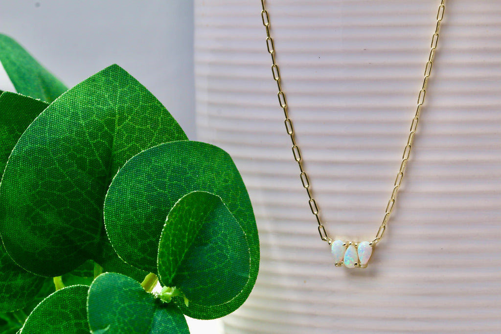 Link Chain Opal Necklace