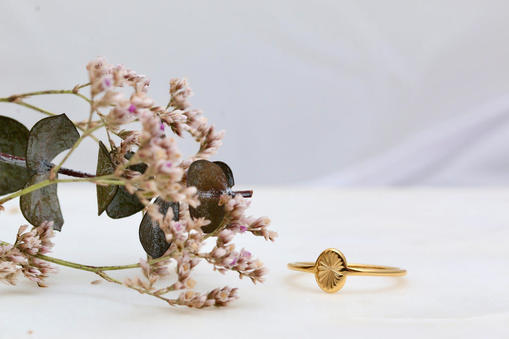 Petite Oval Starburst Ring