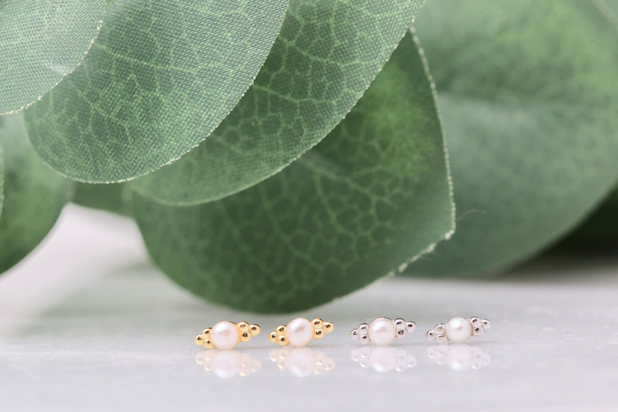 Teenie Pearl Vintage Studs