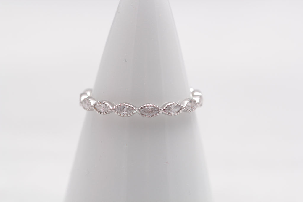 Pod Crystal Ring