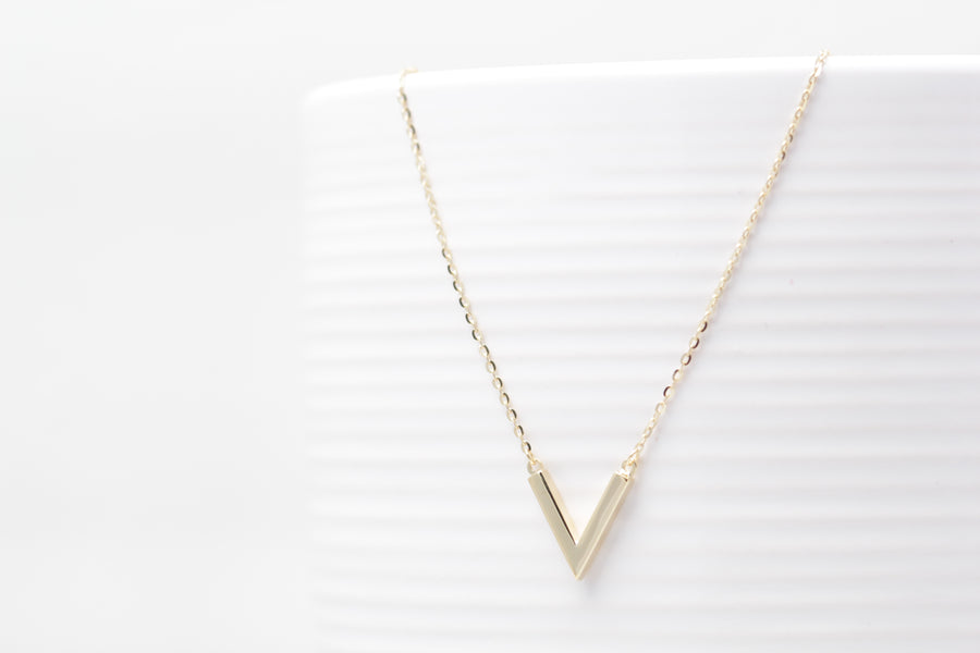 10K Chevron Necklace