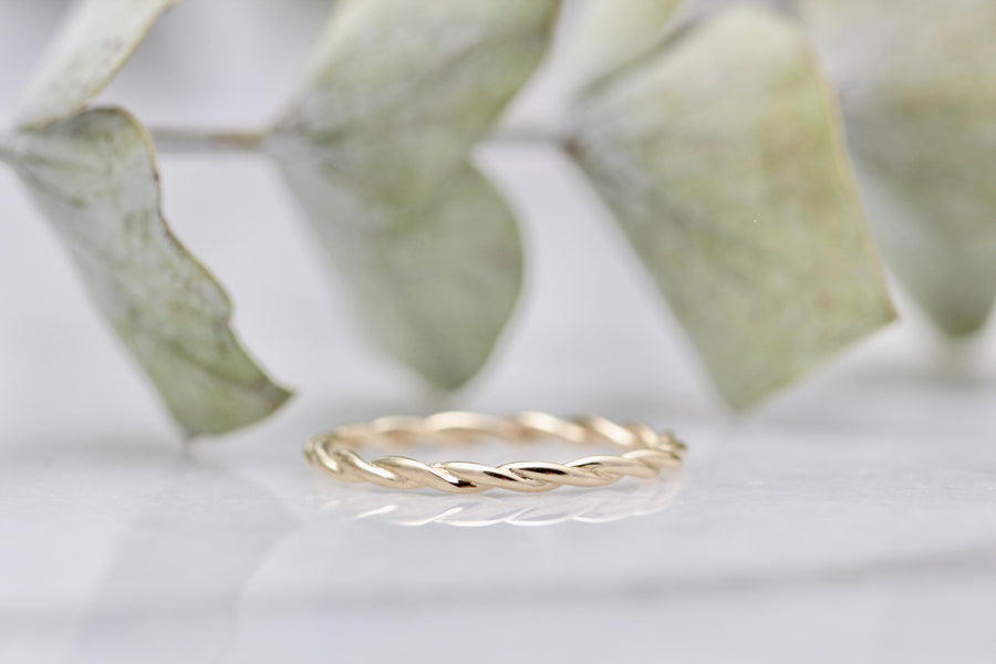 10K Twist Ring