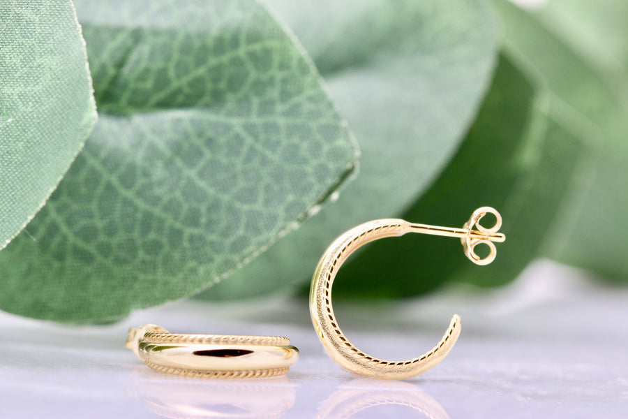 Detailed Border Half Hoops