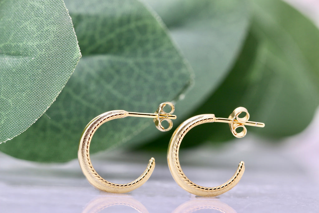 Detailed Border Half Hoops