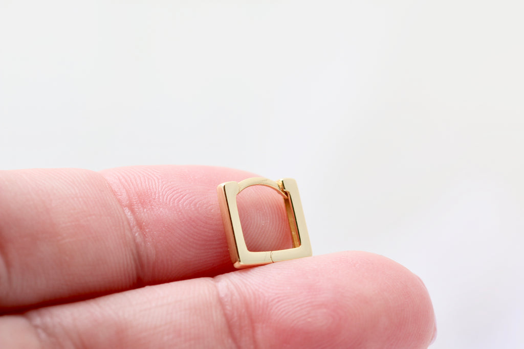 Petite Square Huggies