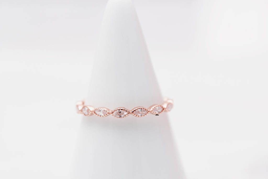Pod Crystal Ring